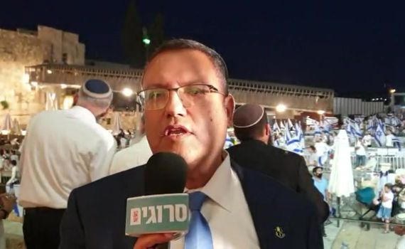 ראש העיר ירושלים לסרוגים: "שמח לראות גם קומץ קטן"
