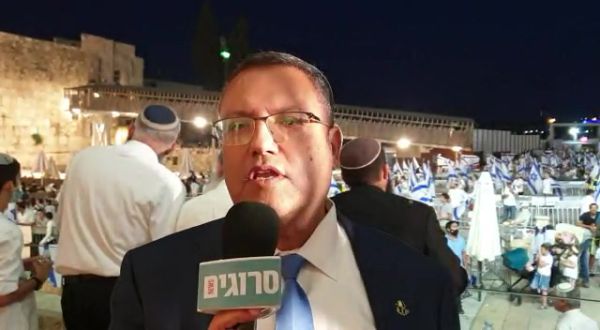 ראש העיר ירושלים לסרוגים: "שמח לראות גם קומץ קטן"