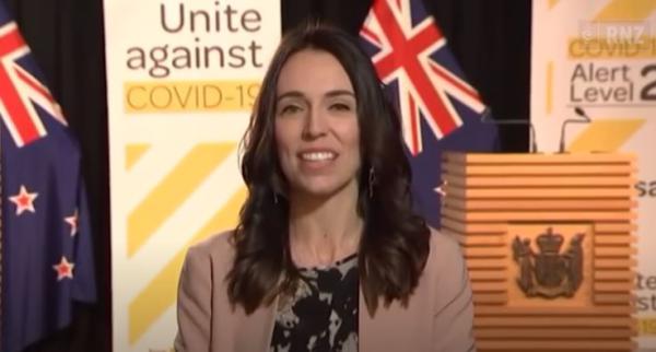 צפו: כך הגיבה ר"מ ניו זילנד לרעידת אדמה באמצע ראיון