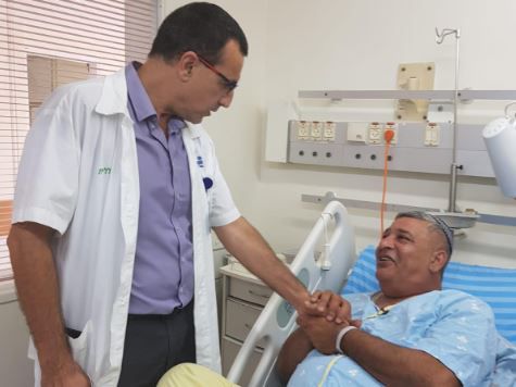 מוכר הפלאפל שריגש את המדינה אושפז בבית החולים