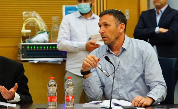 עימות בין מתן כהנא ליאיר גולן על השתלטות פלסטינים על שטחי c