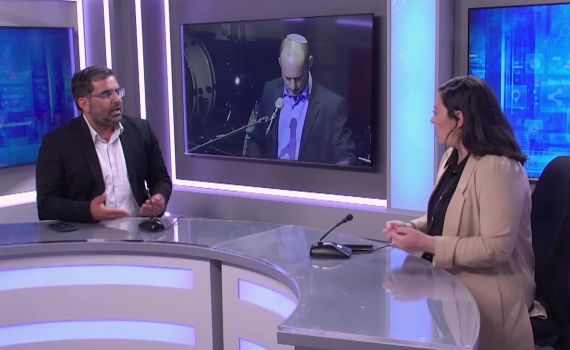 אופיר סופר באולפן: "נתניהו רוצה שימינה תבוא בזחילה"