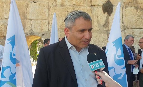 אלקין לסרוגים: "שני המשרדים בשבילי הוקמו בחברות"