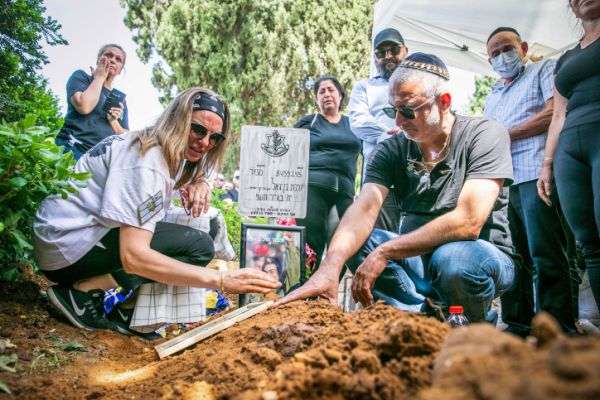 החשודה בחפירות בקבר החייל: "היה סיכוי שיתעורר"