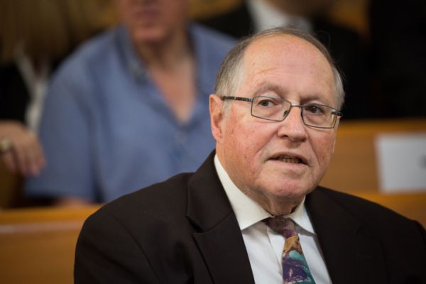 אליקים רובינשטיין על דברי הרב אליהו:'איפה האחריות?'