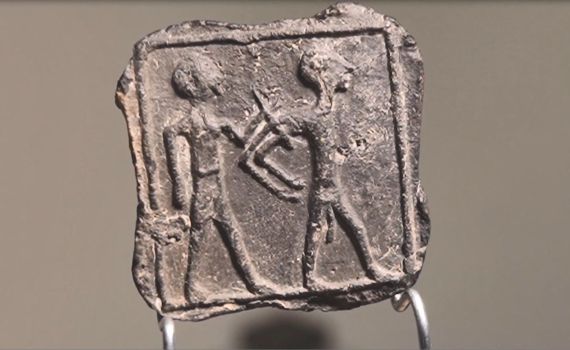 "ממצא נדיר": בן 6 מצא לוחית עתיקה בת 3500 שנה