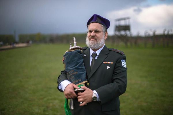 אחרי 27 שנים: סגן הרבצ"ר פורש מצה"ל