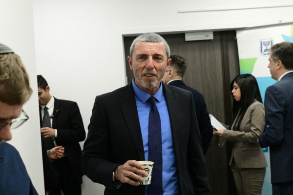 הרב רפי, אל תבעט בכל מה שחינכת אליו עד היום