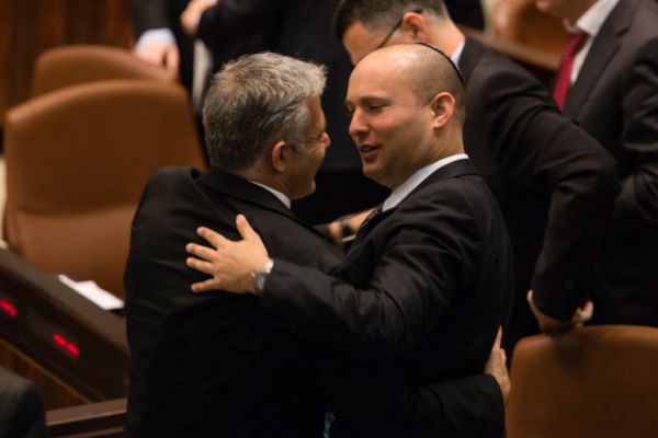 ברית האחים חוזרת? התגובה של לפיד לבנט