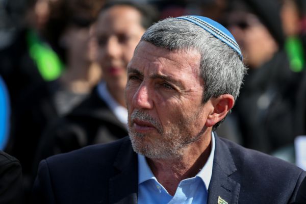 "קיבלתי החלטה מנהיגותית; קורא לימינה להצטרף אליי"