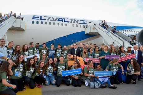 הרב שמואל אליהו: חיבוק של אהבה לאחינו שבחו"ל