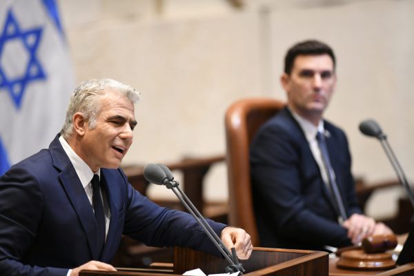 לפיד הודיע: "אתנגד להחלת הריבונות ביהודה ושומרון"