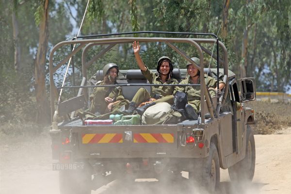 עתירה לבג"צ: לפתוח לנשים את כל תפקידי הלוחמה