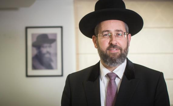 מנדלבליט: הרב לאו נגוע בניגוד עניינים מובהק