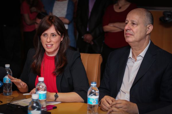 חוטובלי שרת ההתיישבות: הנגבי שר בלי תיק