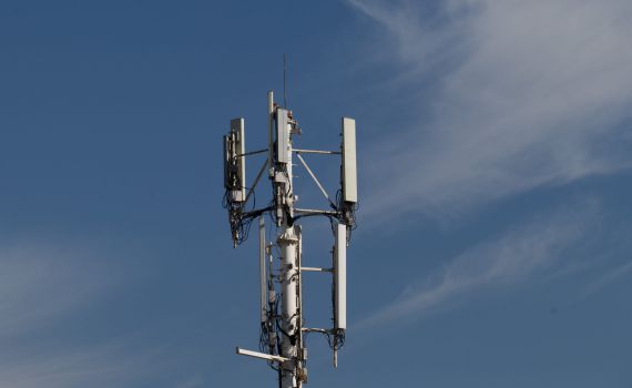 זמן הקונספירציות: אנטנות G5 גרמו לקורונה?