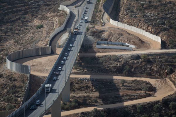 תיעוד: כביש המנהרות נחסם בעקבות מאוורר שנפל