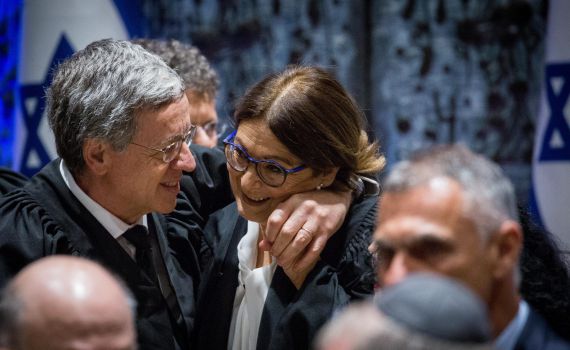 היועמ"ש יגיב: נשיאת העליון תפסול את השופט מני מזוז?