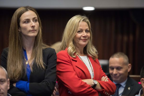 אחרי פגישה עם גנץ, מיקי חיימוביץ' ויתרה על תפקיד שרה