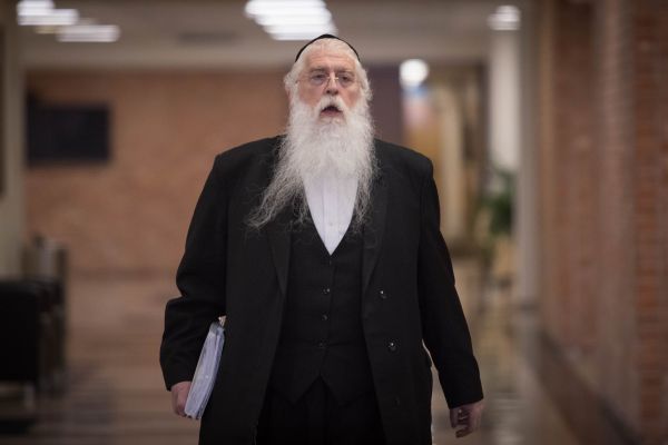 סגן שר החינוך: "אין תופעה של אפליית בנות ספרדיות"