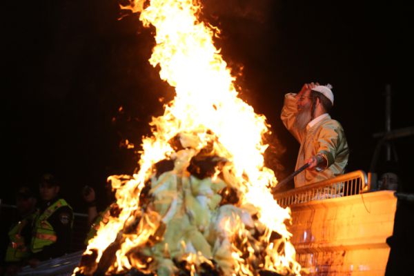 אושר: אסור להדליק מדורות בל"ג בעומר גם בחצר הבית
