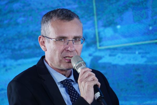 צפו: יו"ר הכנסת יריב לוין מברך בערבית שוטפת