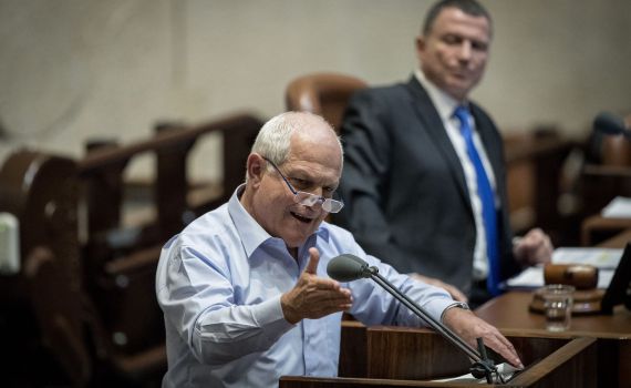 פנייה ליועמ"ש: להסיר את חסינותו של חיים כץ