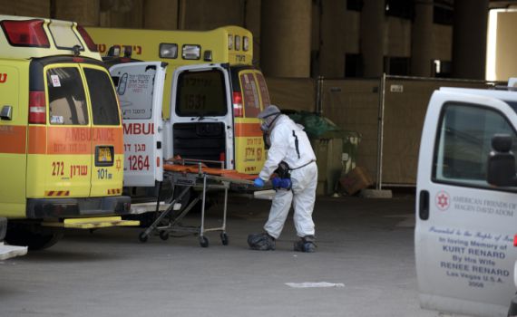 גבר בן 60 נדקר למוות במספרה בבת ים