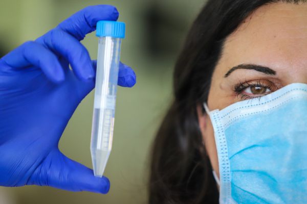 אופטימיות זהירה: "גאווה אם נפתח חיסון ראשונים"