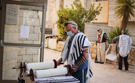 הרב הראשי לרה"מ: פתח את בתי הכנסת באופן מיידי