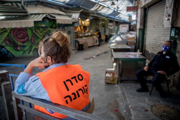 בריכות שחיה, ים וקניונים: מה מותר, מתי ואיך?