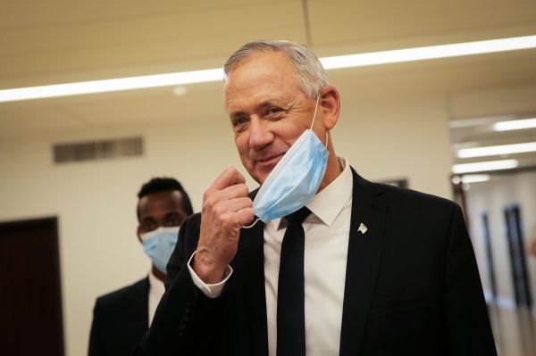 הטלפון הראשון של גנץ: למשפחות של הדר ואורון