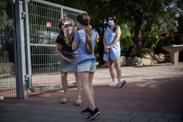 בתי הספר והקייטנות יימשכו עד יום חמישי