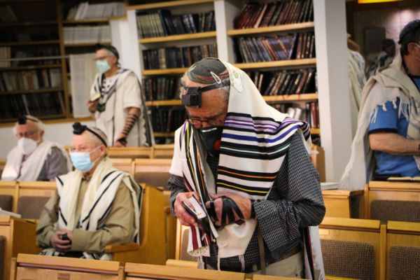 לא רק בתי כנסת: אלו עוד הקלות אישרה הממשלה?