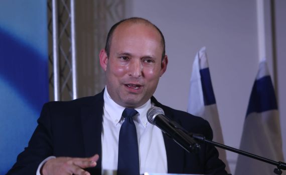 "ממשלת שמאל של נתניהו, רוצה גמדים מוחלשים"