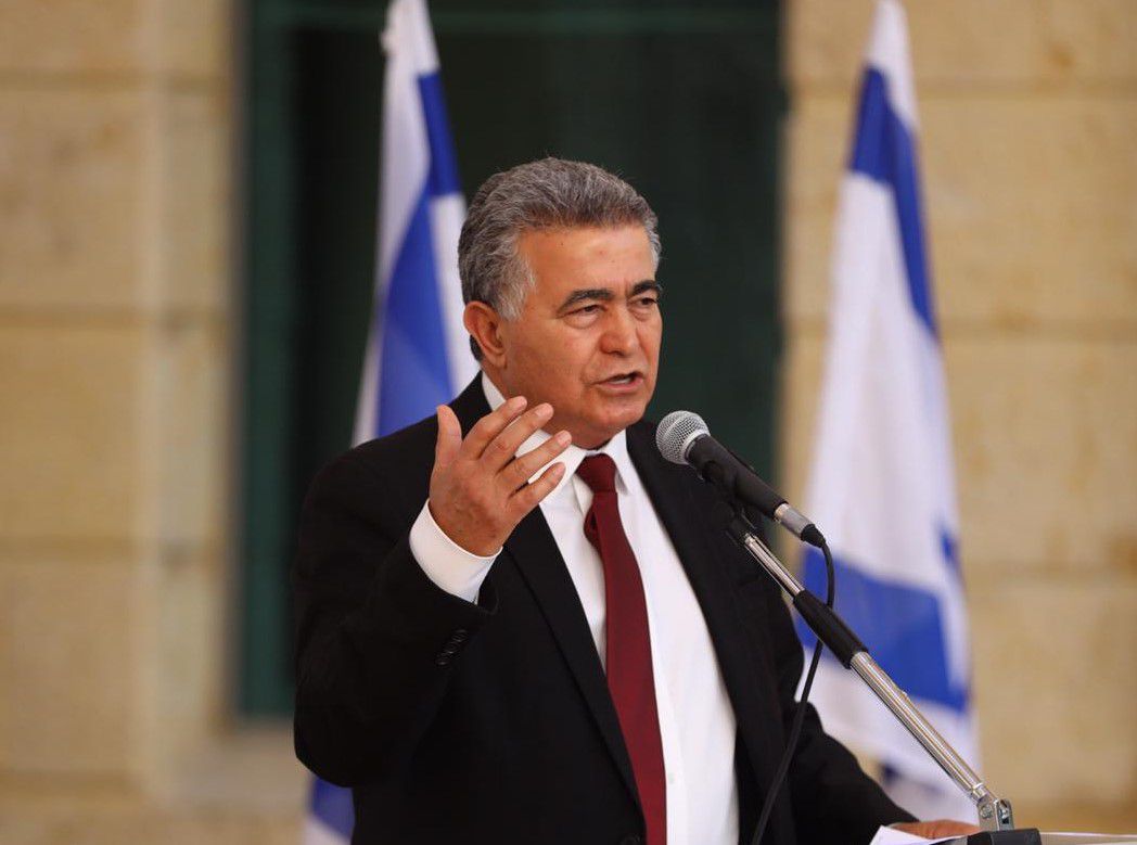 שר הכלכלה: עלולה להתקבע תרבות של אבטלה