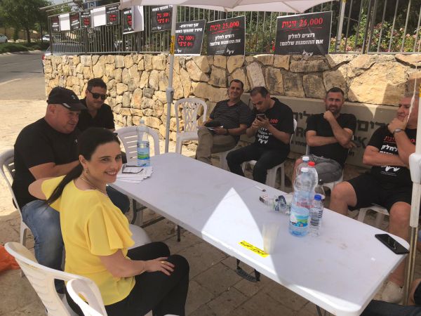 שקד: הממשלה לא טרחה לבנות תכנית לבעלי אולמות