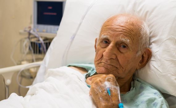 צפו בדיון: טיפול בחולה צעיר מול זקן – מי קודם למי?