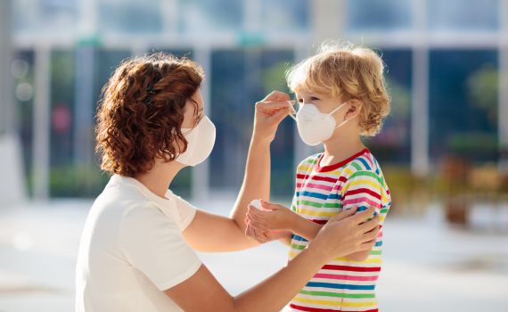 חי: נפתח הדיון הפומבי על חיסון קורונה לילדים