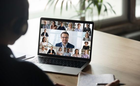 צפו: האם עבודה מהבית יעילה יותר מהמשרד?