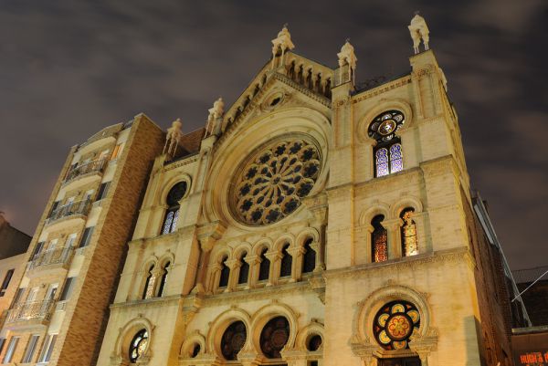 הערכה בארה"ב: בתי הכנסת לא יפתחו לפני החגים