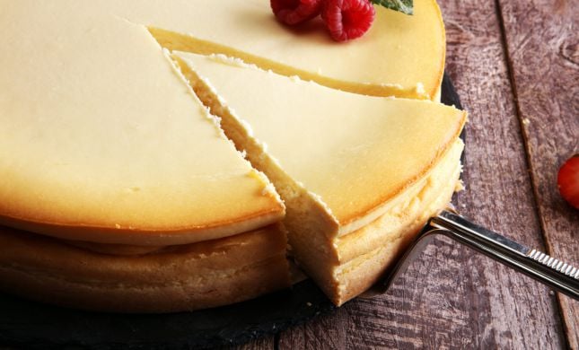  להיט: מתכון קל לעוגת גבינה מ-3 מרכיבים. צפו