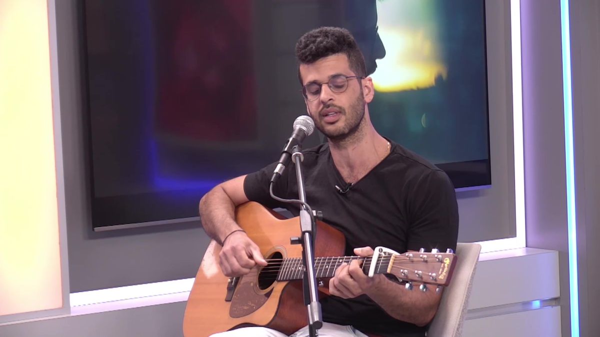 צפו: אוהד דרשן בביצוע מיוחד באולפן סרוגים