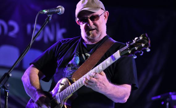 הזמר אפרים שמיר זומן לחקירה במשטרה