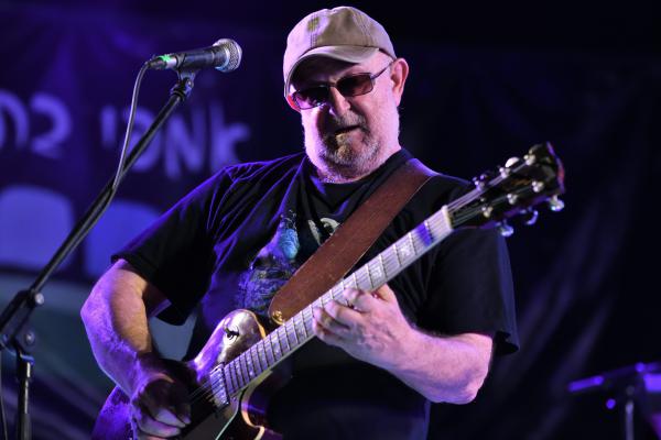 הזמר אפרים שמיר זומן לחקירה במשטרה