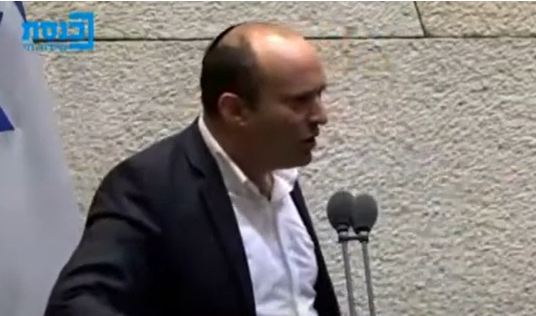 בנט במתקפה: "מה קרה לכם? נהיה לכם לב מאבן?״