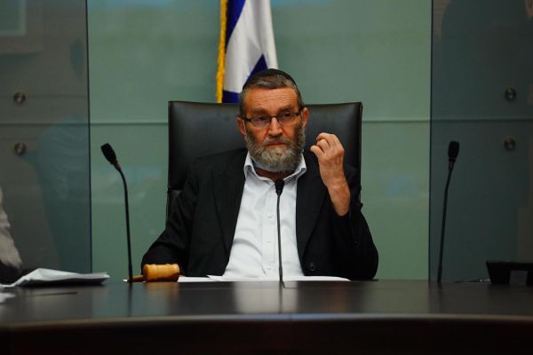 החזר מס לנתניהו אושר בוועדה: כחול לבן נעדרו