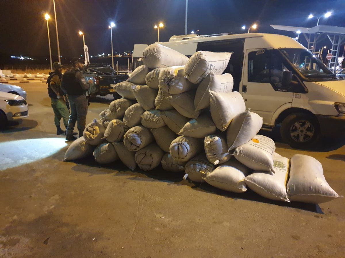 כביש 60: השוטרים תפסו הברחה ענקית של זעתר