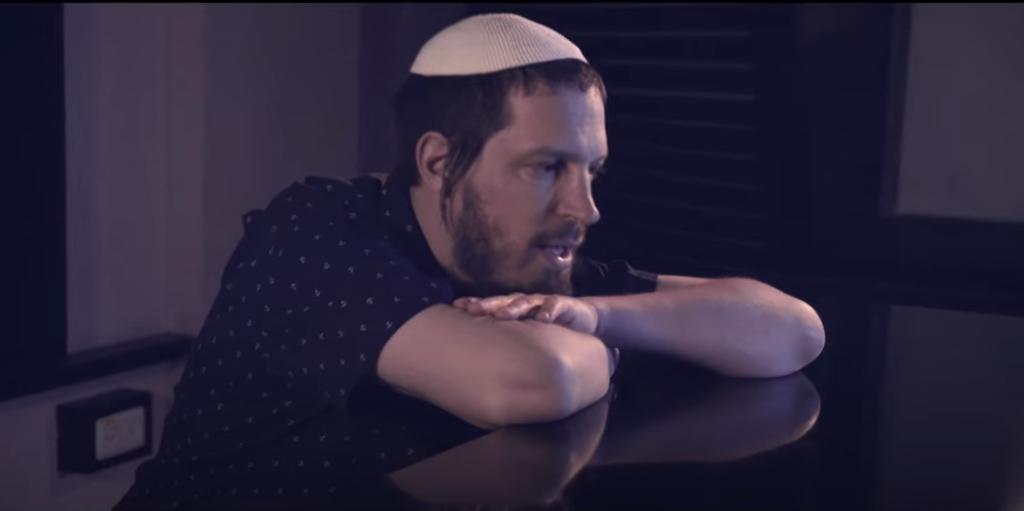 צפו: גדי פיינגולד בקליפ חדש מתוך הפרויקט המפתיע