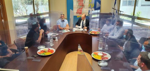 בימינה תוקפים: "מפלגת ימין לא יכולה לסרב לזה"